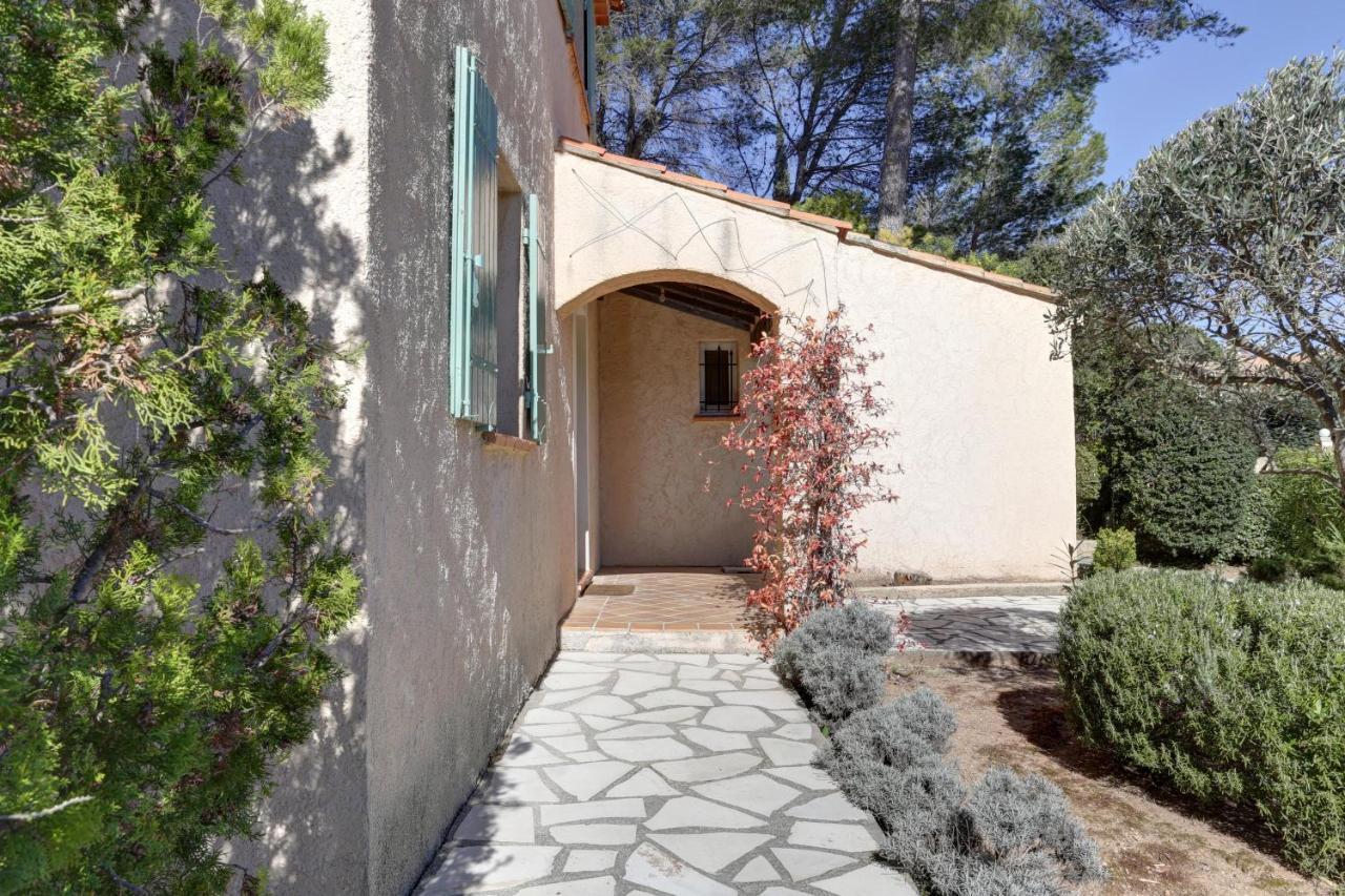 villa 8 pers, climatisée, piscine chauffée, un havre de paix sous les pins parasols Roquebrune-sur-Argens Exterior foto