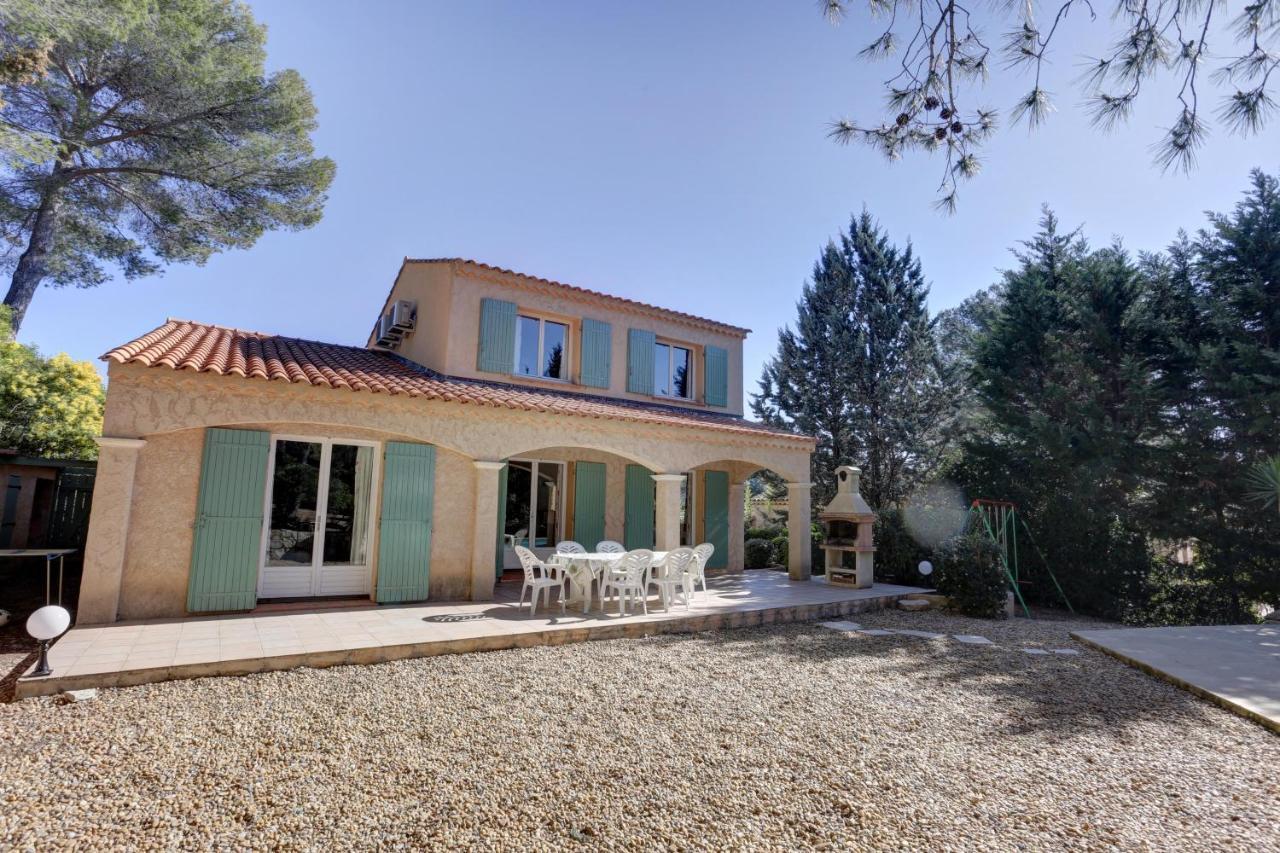 villa 8 pers, climatisée, piscine chauffée, un havre de paix sous les pins parasols Roquebrune-sur-Argens Exterior foto