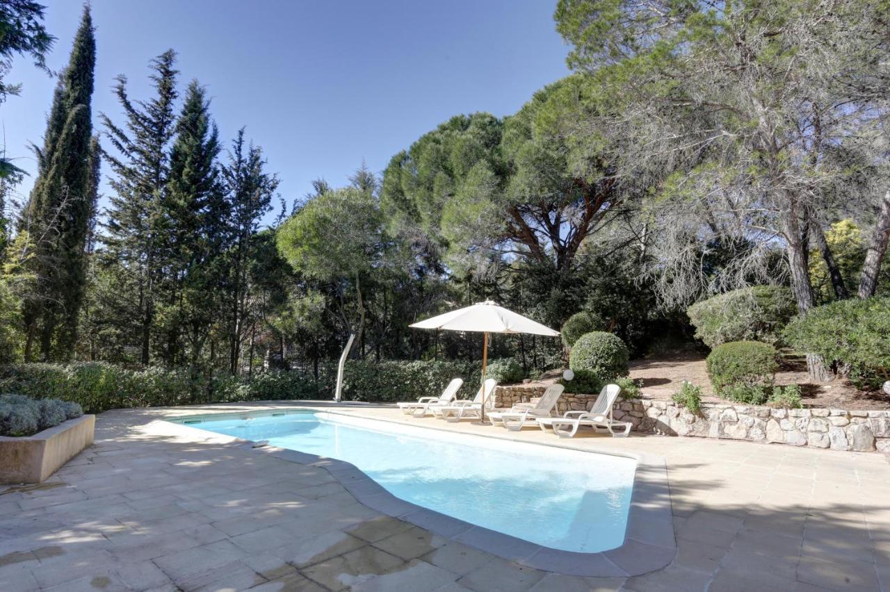 villa 8 pers, climatisée, piscine chauffée, un havre de paix sous les pins parasols Roquebrune-sur-Argens Exterior foto