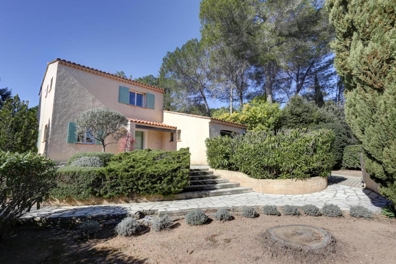 villa 8 pers, climatisée, piscine chauffée, un havre de paix sous les pins parasols Roquebrune-sur-Argens Exterior foto