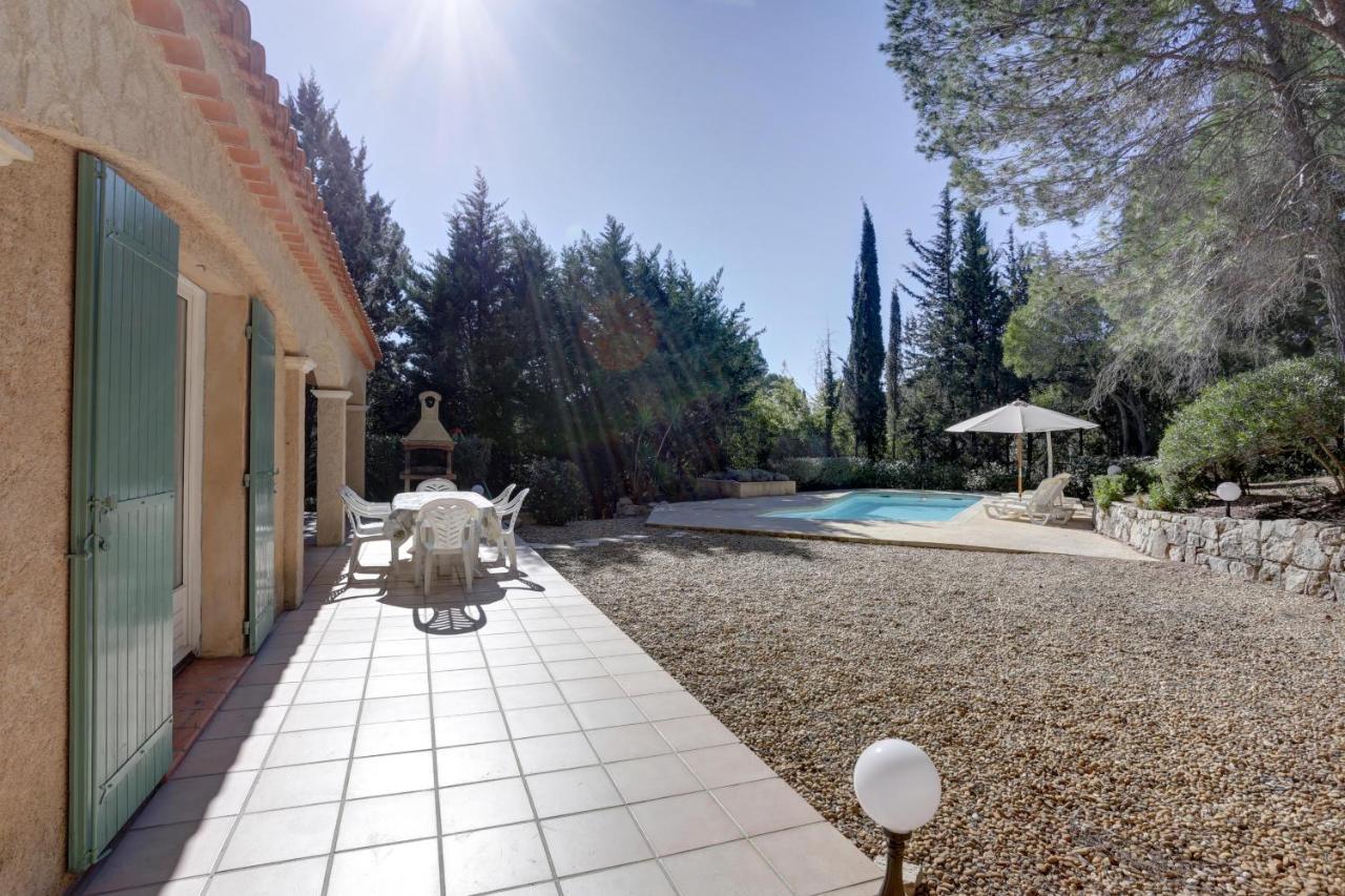 villa 8 pers, climatisée, piscine chauffée, un havre de paix sous les pins parasols Roquebrune-sur-Argens Exterior foto